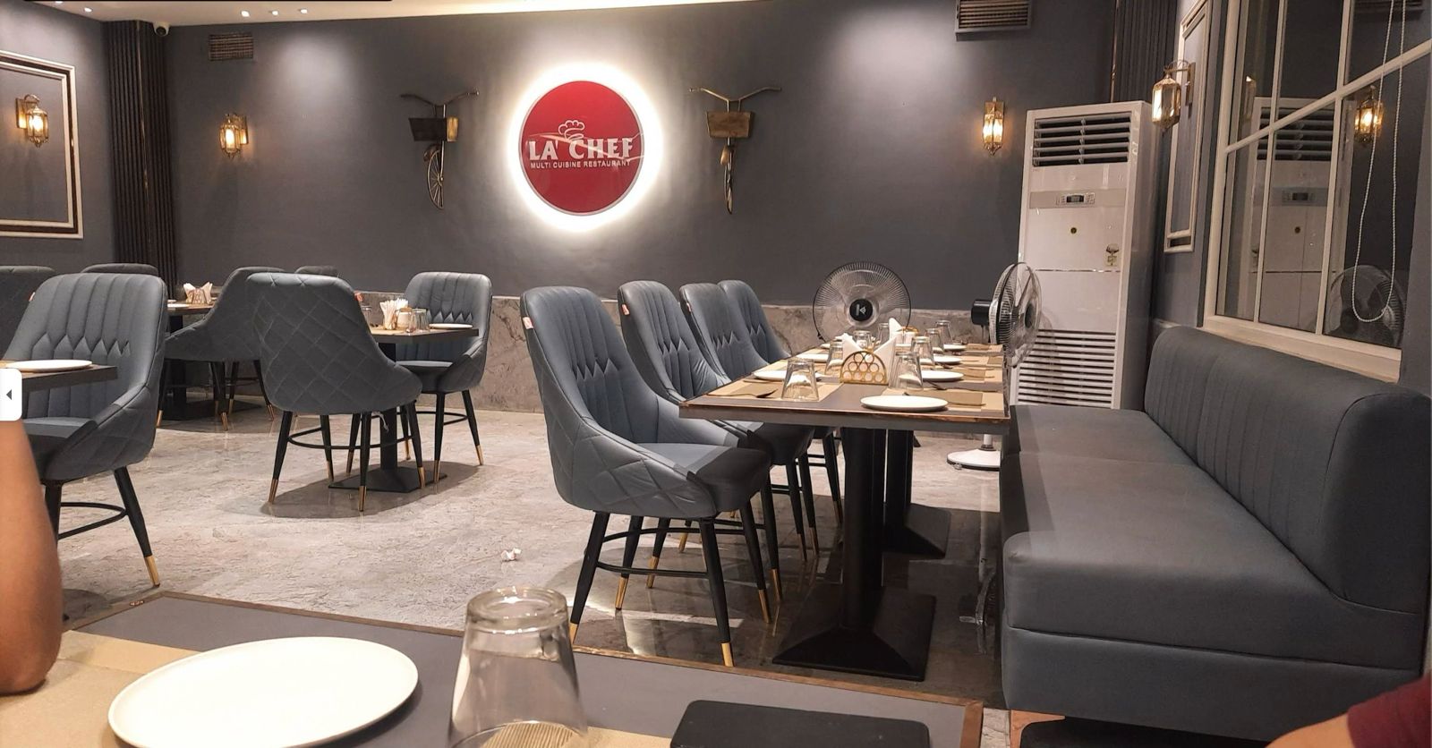 Hotel 100 Cine Club Jhansi